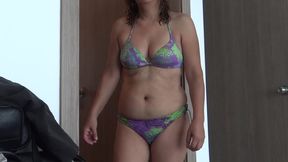 After Enjoying the Beach with My Stepson, We Go to the Hotel to Masturbate and He Cums on My Hairy P