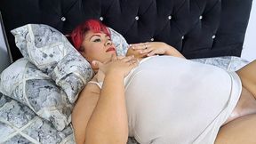 Mature BBW touching her delicious pussy