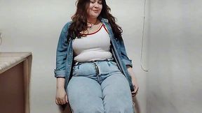 BBW Slut Fingers Her Fat Pussy and Squirts Like a fucking Fountain