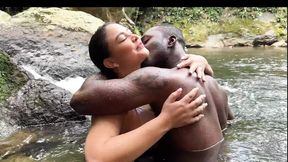 Horny colombian milf shows me her big tits outdoors and we fuck inside the river