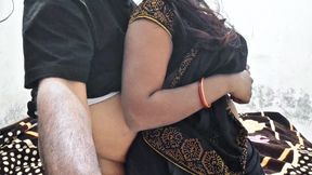 Hot Indian Desi Aunty Sex in Black Saari