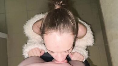 I bought sex with a neighbor's girl and peed her big tits in the hall