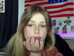 Amateur Webcam Teen Masturbates And Teases
