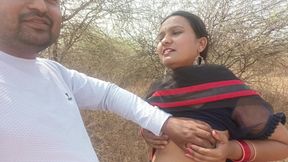 Desi indian Marathi kavita bhabhi fuck with Tatya boyfriend in jungle , riding on dick like whore , give good job in Saree