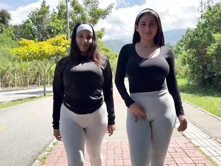 NO METAS LA VERGA POR MI CULO... FOLLANDO CON DOS CHICAS sus enormes culos