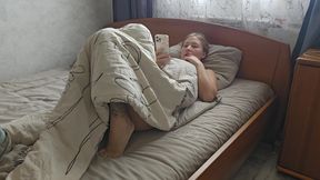 Woke up and Decided to Masturbate to Porn. Sweet Cumshot!