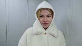 I give a stranger a blowjob in the entryway