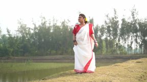 Bengali Look Hot and Sexy