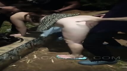 Gangbang al aire libre