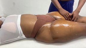 Ebony neighbor with a turbo ass flows like chocolate ice cream from an oily massage!
