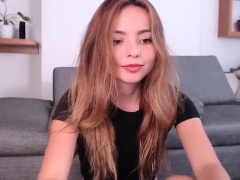 Amateur teen fucks on her webcam show