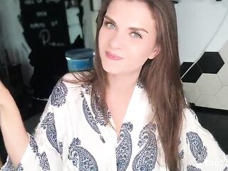 Sticky Stepmother’s Cumshot was Caught by Her Nerdy Stepson and This chab Licked it