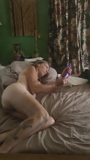 Goode Girl puts on a masturbation show through her bedroom window