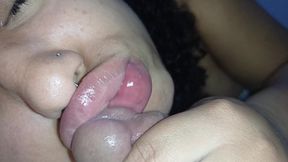 SHE WANTS CUM ON HER LITTLE BITCH FACE, THE CUCKOLD FILLS WITH ALL THE HORNINESS