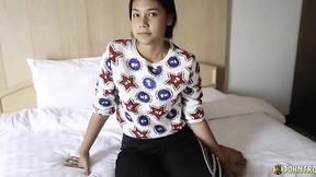 Giving thi Thai street hooker a new perpective of the white dick