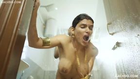 Flirtatious Indian MILF hot video