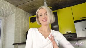 AuntJudys - Gorgeous 40yo Super-MILF Natie gets off in the Kitchen