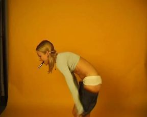 Jana's first casting a teen masturbating her blonde pussy