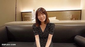 初撮り人妻セックスレスに陥った美人奥様久しふりのチンホに理性か破壊され快楽の世界へ迷い込む妊娠確定!?の2連中出し かわいい人妻 33歳