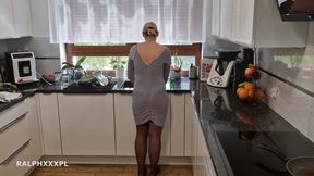 Kitchen Sex with Stepmom While She Washes the Dishes Squirt &amp; Creampie
