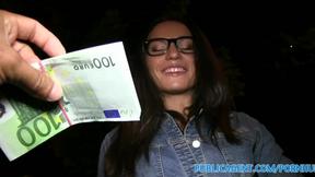 Outdoor Leg Spreading and Fucking