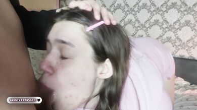 SHE SWALLOWS COMPLETELY - the cutie is not shy about being fucked in her mouth