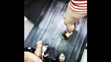 Blonde with huge ass takes me back to her hotel